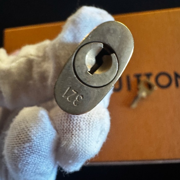 Louis Vuitton vintage lock and key set makes a beautiful gift comes with charm - Picture 3 of 10
